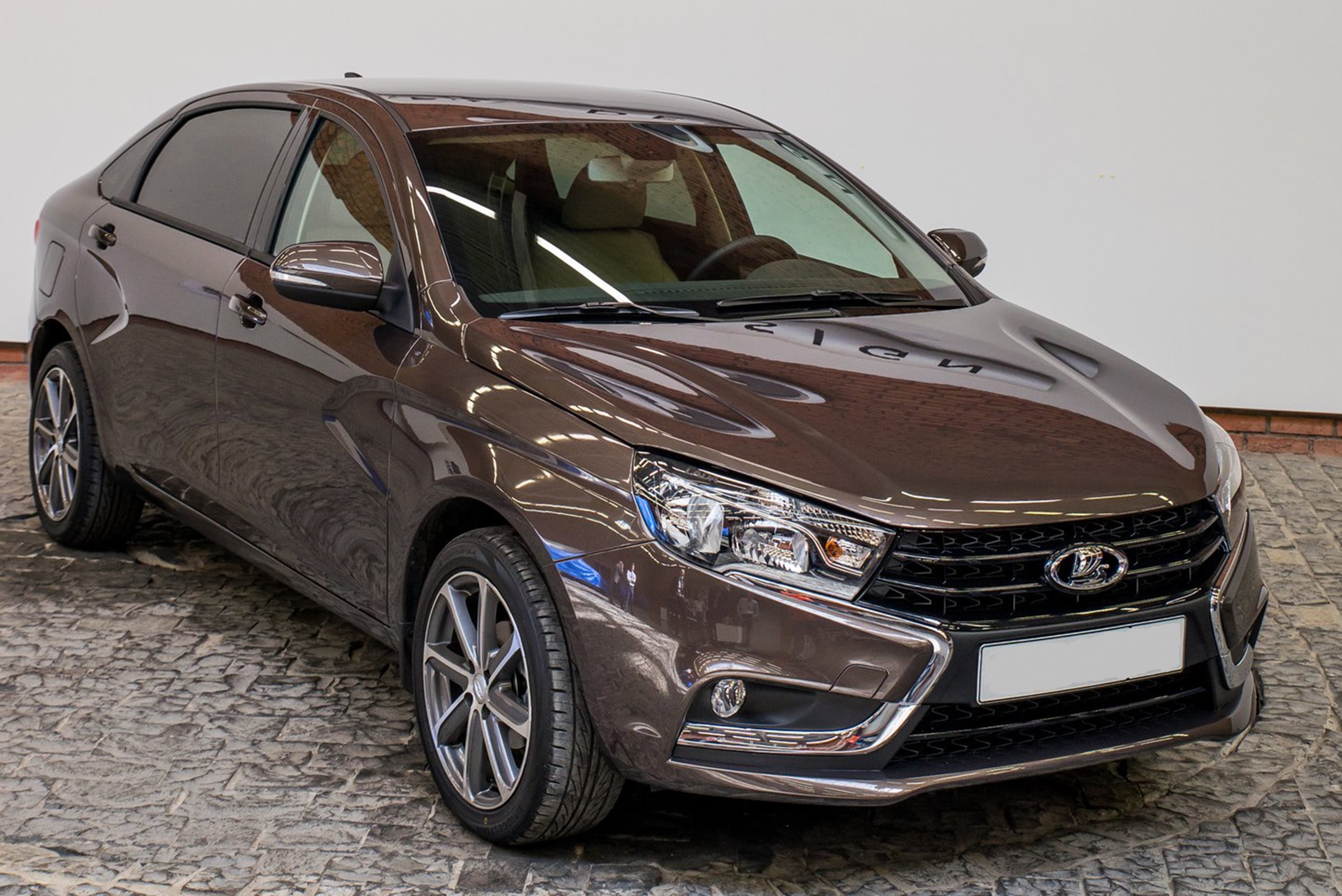 Бронирование лобового стекла LADA Vesta