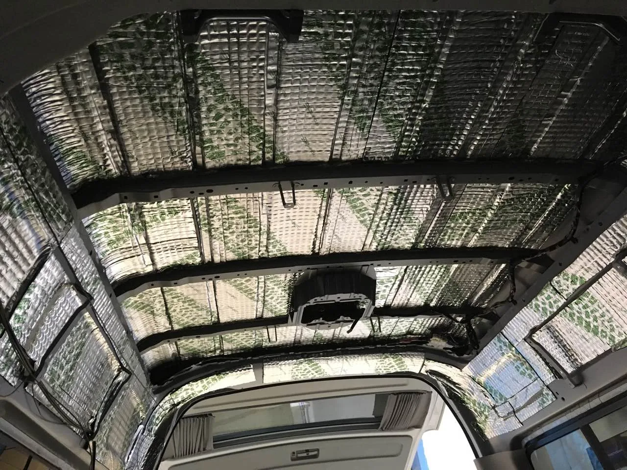 Шумоизоляция крыши Toyota Hiace - фото 10