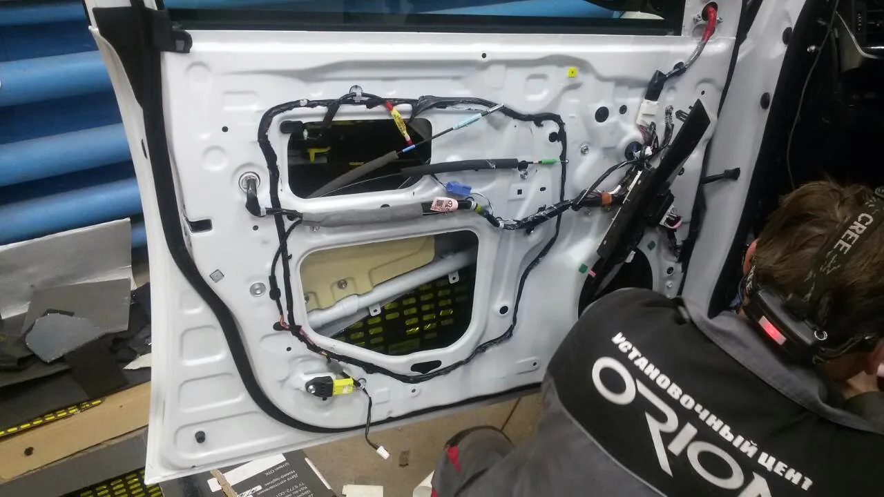 Шумоизоляция Lexus LX570 - фото 7