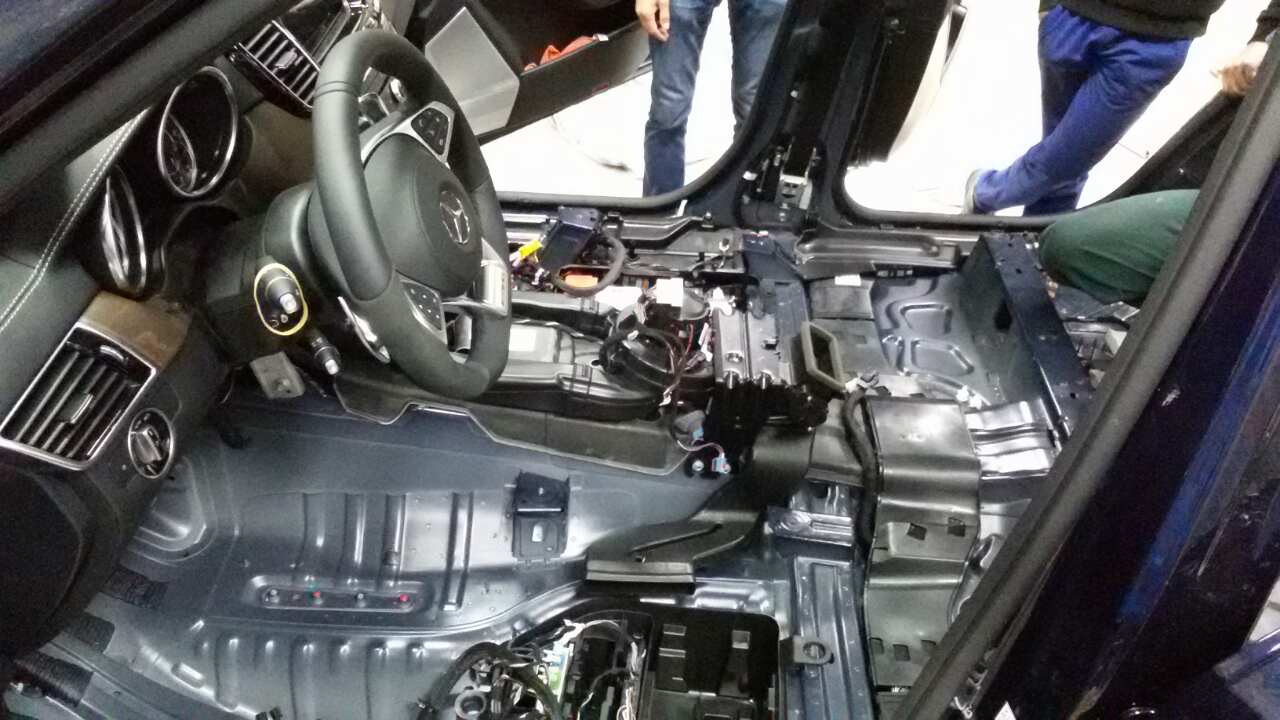 Mercedes-Benz CLS 63 AMG - фото 10
